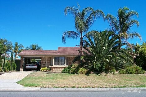 62 Forest Lakes Dr, Thornlie, WA 6108