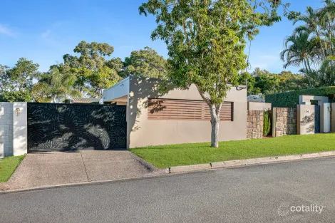 34 Wistaria Ave, Southport, QLD 4215