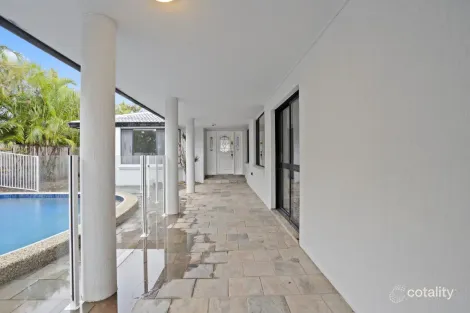 Property photo of 13 Caithness Court Bundall QLD 4217