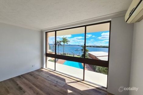 Property photo of 9/8 Paradise Parade Paradise Point QLD 4216