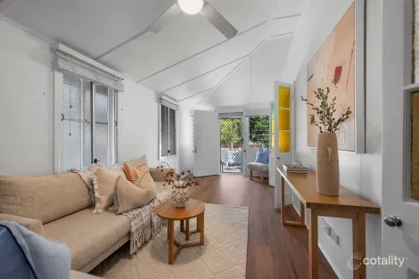 Property photo of 8 Dillane Street Hyde Park QLD 4812