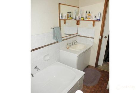 Property photo of 10 Sunbird Crescent Carrum Downs VIC 3201