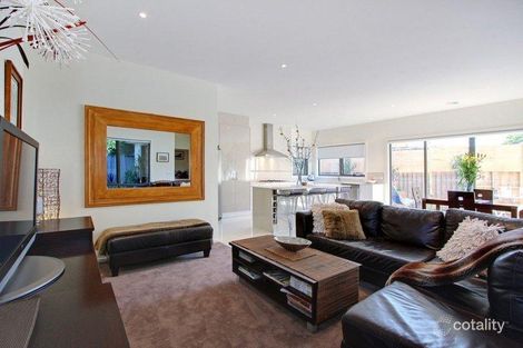 Property photo of 2/9 Macdonald Grove Mornington VIC 3931