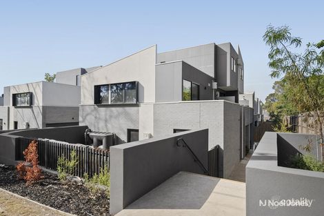 Property photo of 13 Hermes Close Mooroolbark VIC 3138