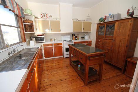 Property photo of 10 Amaroo Place Yass NSW 2582