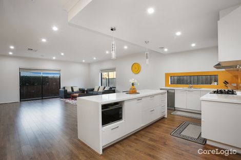 Property photo of 10 Kelton Avenue Clyde North VIC 3978