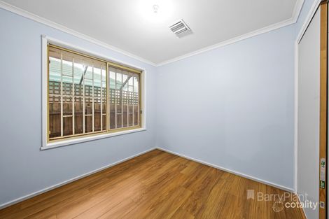 Property photo of 35 Paringa Drive St Albans VIC 3021