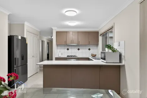 Property photo of 12 Chestnut Chase Pakenham VIC 3810