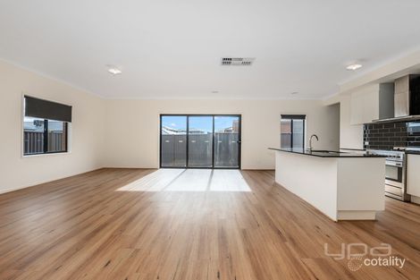 Property photo of 20 Sandygate Circuit Strathtulloh VIC 3338