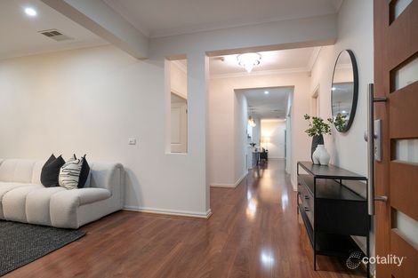 Property photo of 34 Upton Circle Derrimut VIC 3026