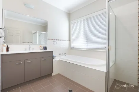 Property photo of 15 George Fuller Drive Figtree NSW 2525