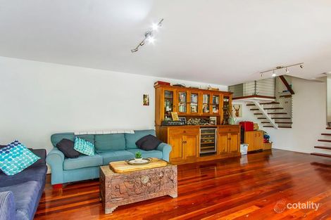 Property photo of 28 Old Farm Place Ourimbah NSW 2258