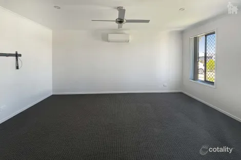 Property photo of 9 Cherry Venture Drive Eli Waters QLD 4655