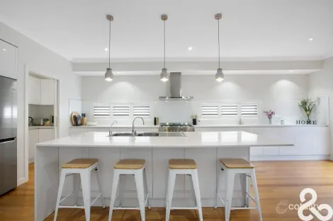 Property photo of 73 Bassetts Road Doreen VIC 3754