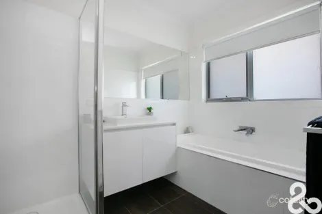 Property photo of 73 Bassetts Road Doreen VIC 3754