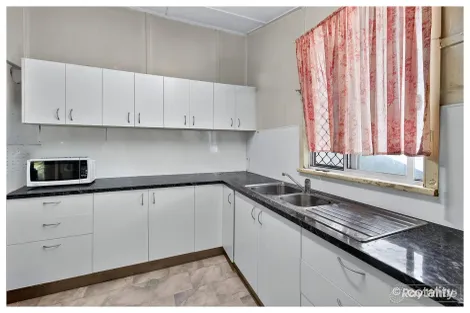 Property photo of 39 Harbourne Street Koongal QLD 4701