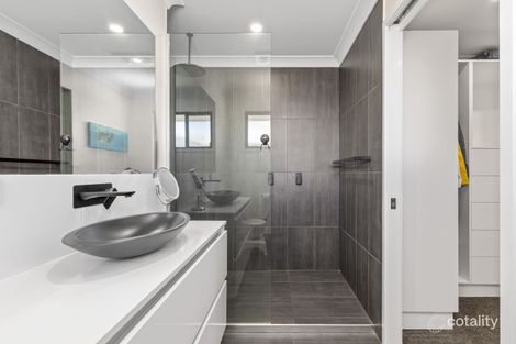 Property photo of 48 Mayfair Drive Emerald QLD 4720
