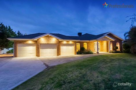 Property photo of 4 Rupicola Court Hillside VIC 3037