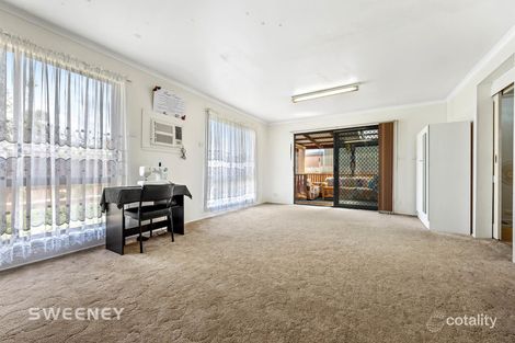 Property photo of 43 Oakwood Road Albanvale VIC 3021