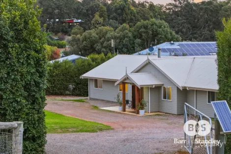 Property photo of 52 Nunnagine Circle Roelands WA 6226