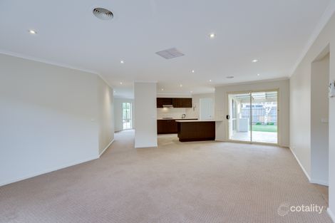 Property photo of 3 Hayes Close Wallan VIC 3756