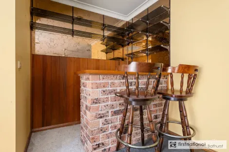 Property photo of 40 Miriyan Drive Kelso NSW 2795