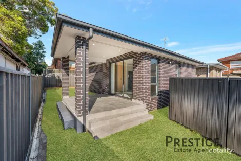 812 The Horsley Dr, Smithfield, NSW 2164