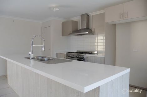 Property photo of 2 Pyrenees Road Clyde VIC 3978