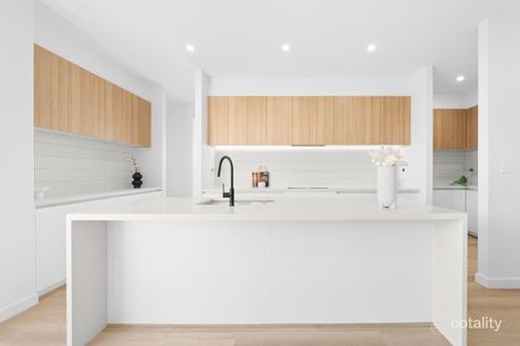 Property photo of 15 Lowline Way Wollert VIC 3750