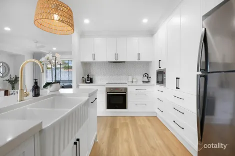 Property photo of 12 Leila Court Mudgeeraba QLD 4213