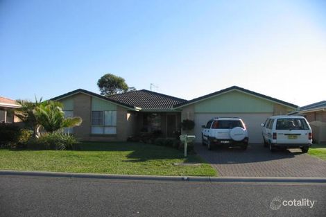 3 Amanda Cres, Forster, NSW 2428