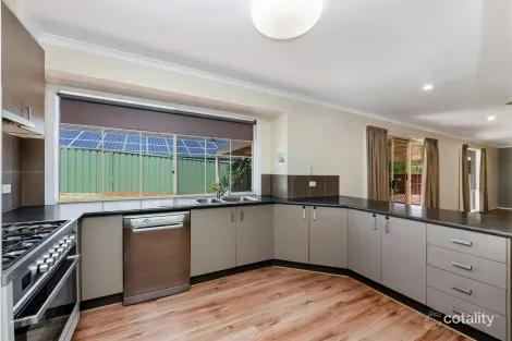 Property photo of 24 Aspera Way Kangaroo Flat VIC 3555