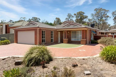 Property photo of 24 Aspera Way Kangaroo Flat VIC 3555