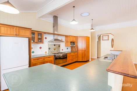 Property photo of 86 Morehead Avenue Norman Park QLD 4170