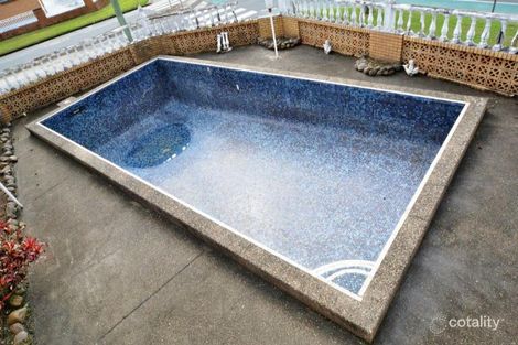 Property photo of 122 Monaco Street Broadbeach Waters QLD 4218