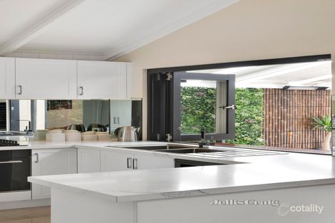 Property photo of 10 Emmerson Court Mill Park VIC 3082