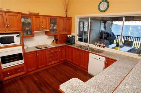 Property photo of 10 Wattle Street Bolton Point NSW 2283