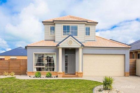 13 St Leonard Way, Pakenham, VIC 3810