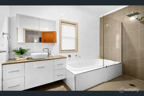 Property photo of 24 William Street Towradgi NSW 2518