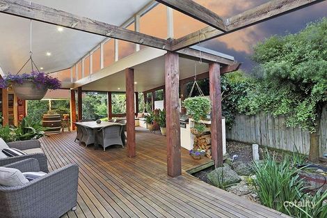 Property photo of 2 Sandtoft Court Highton VIC 3216