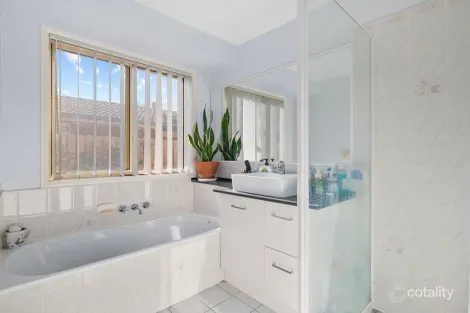 Property photo of 27 Evergreen Place Forest Lake QLD 4078