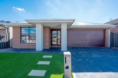 Property photo of 19 Booyong Street Craigieburn VIC 3064