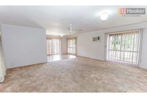 Property photo of 1/156 Hothlyn Drive Craigieburn VIC 3064