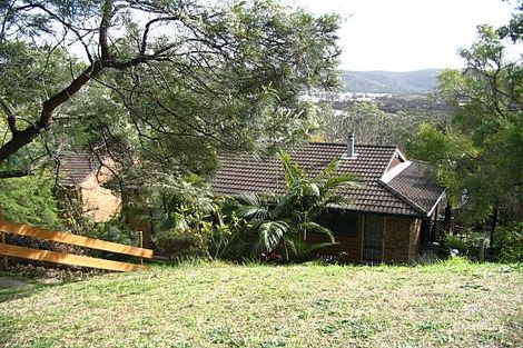 6 Fiona St, Point Clare, NSW 2250