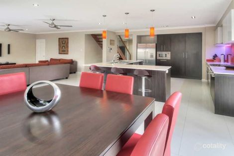 Property photo of 2 Crowe Close McDowall QLD 4053