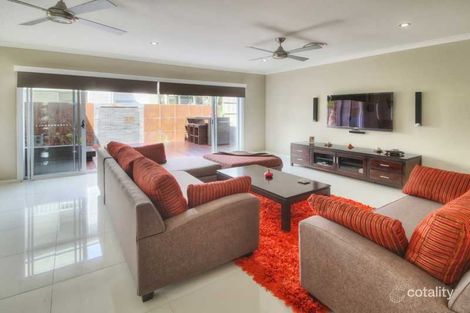 Property photo of 2 Crowe Close McDowall QLD 4053