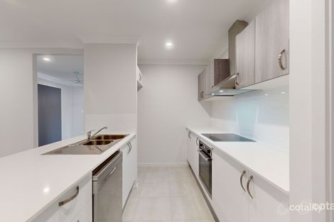 Property photo of 4 Lava Way Cosgrove QLD 4818