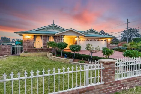 10 Emmett St, Tahmoor, NSW 2573