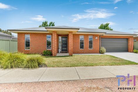 22 Mcmeeken Way, Epsom, VIC 3551