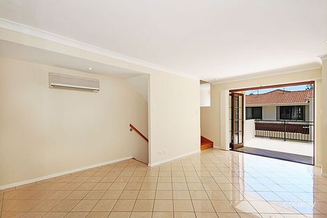 Property photo of 4/7 Indooroopilly Road Taringa QLD 4068